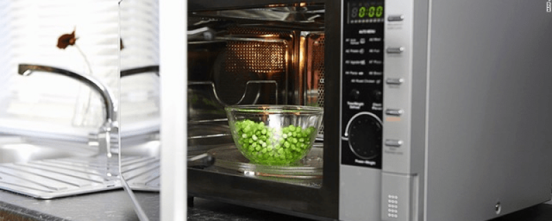 CNN.com: Does microwaving food cause nutrient loss?